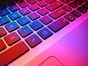 Toetsenbord, invoertaal, computer, laptop, pc, windows, QWERTY, AZERTY, taal, taalinstellingen - Tech-hack