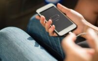 Zo ga je goed om met je smartphone accu: tips voor een langere levensduur!